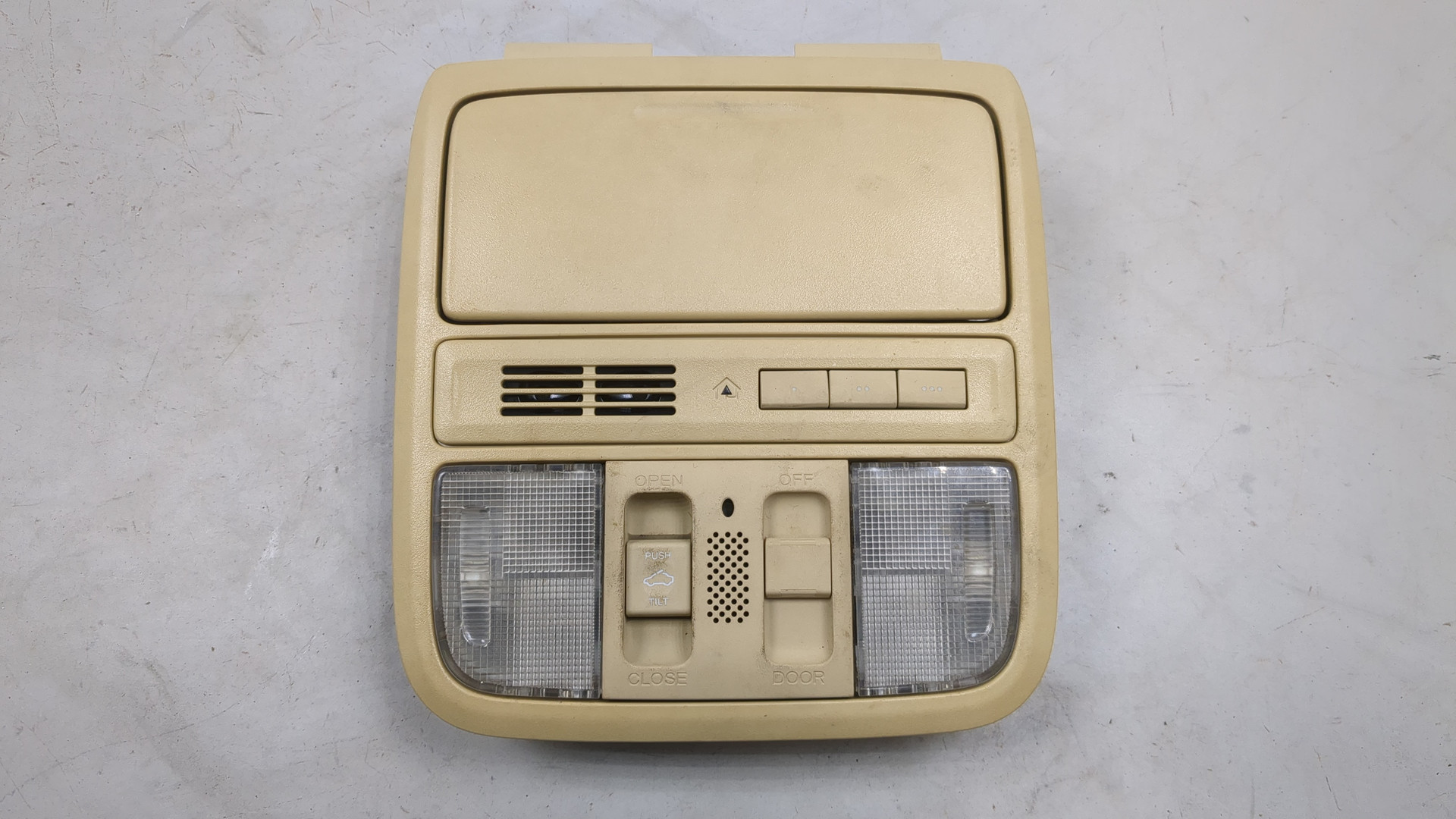 Плафон салонный