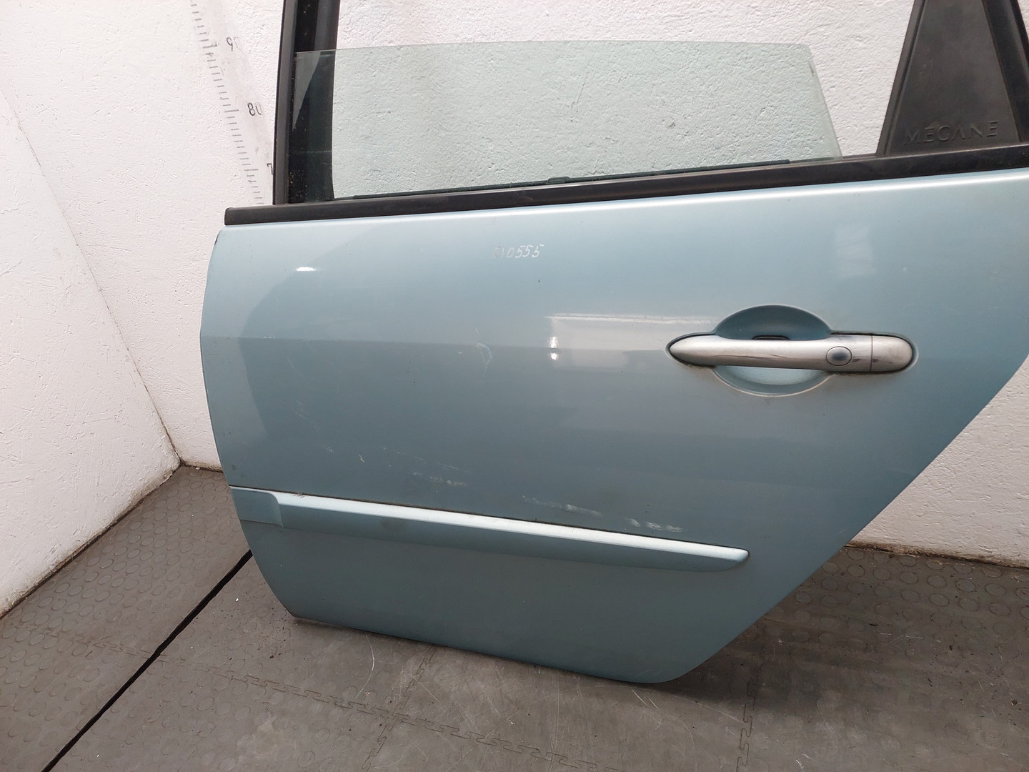 Дверь задняя левая