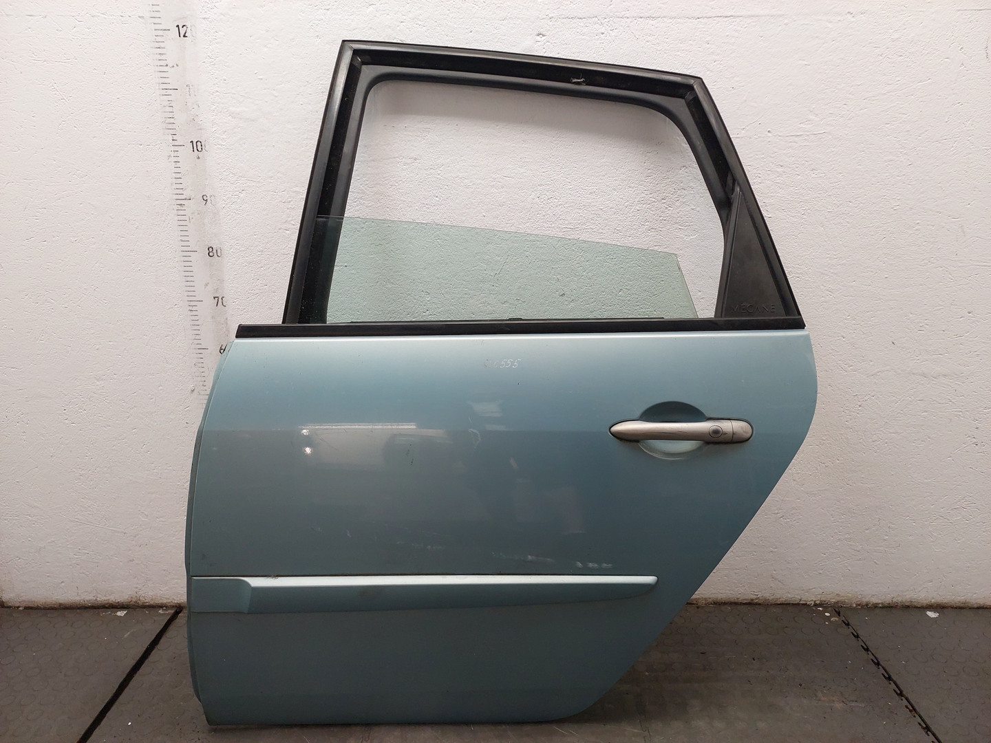 Дверь задняя левая