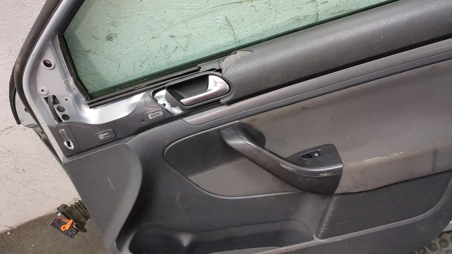 Дверь передняя правая