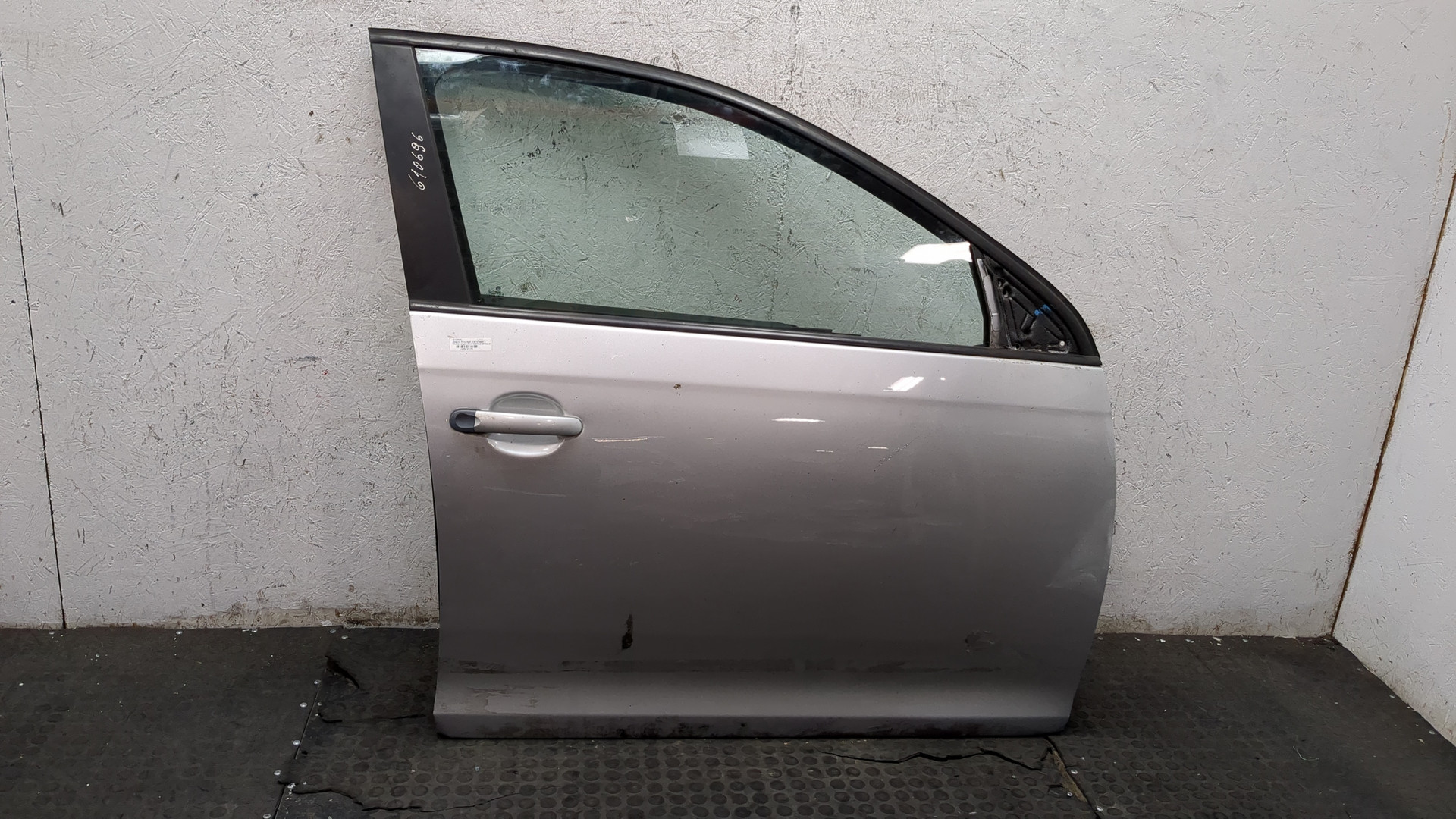 Дверь передняя правая