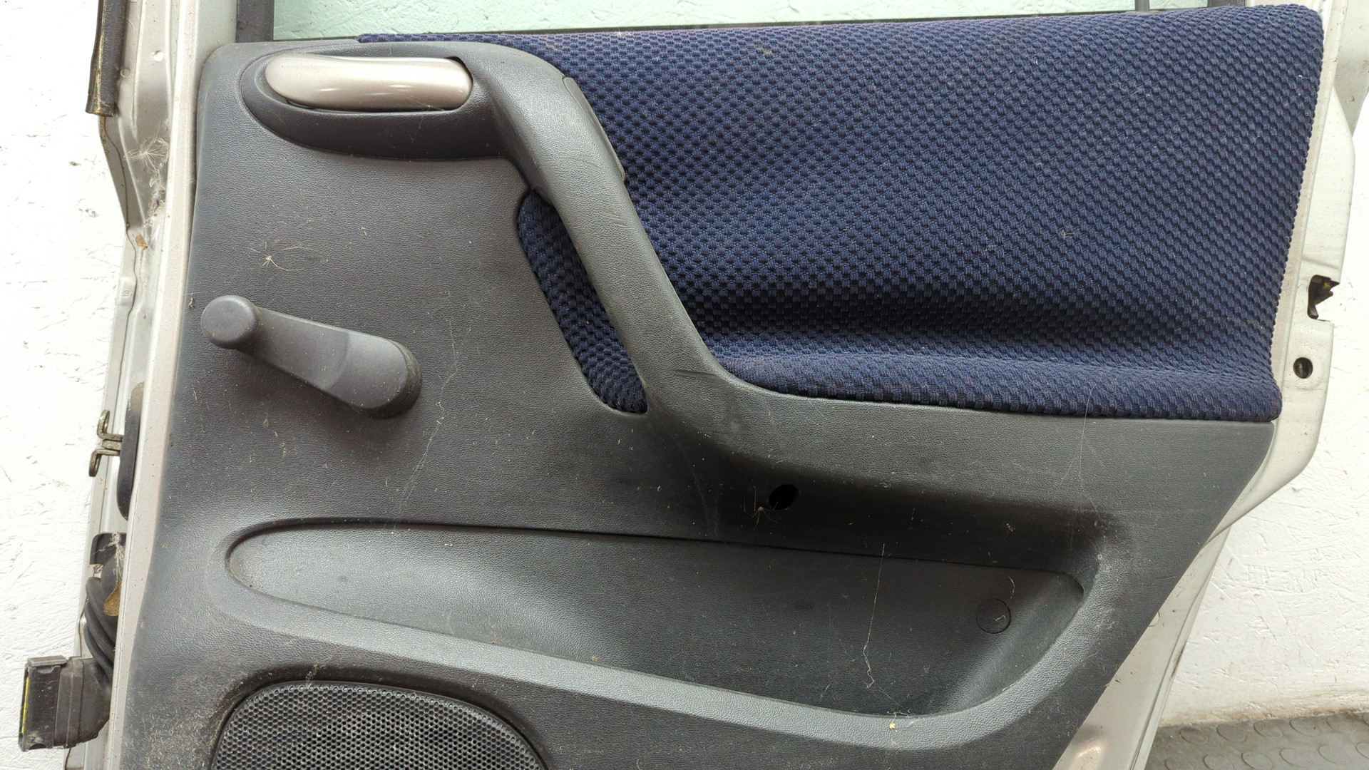 Дверь задняя правая