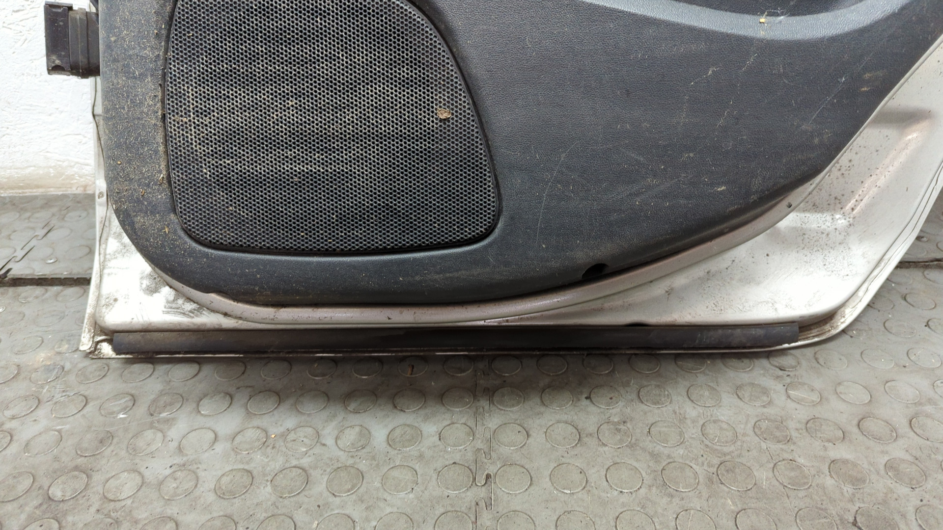 Дверь задняя правая