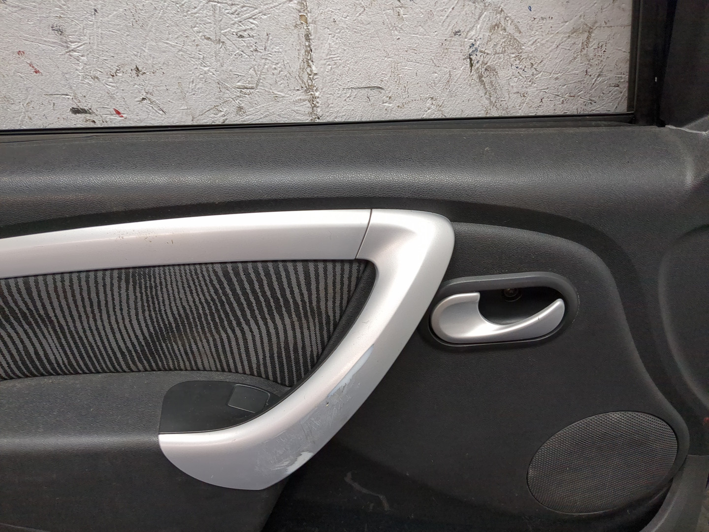 Дверь передняя левая