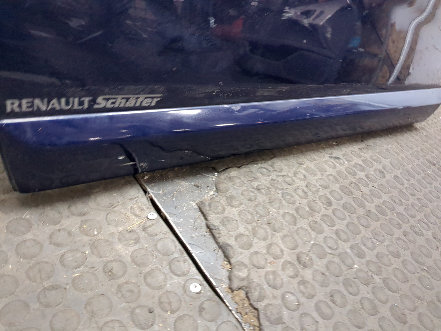 Дверь передняя левая