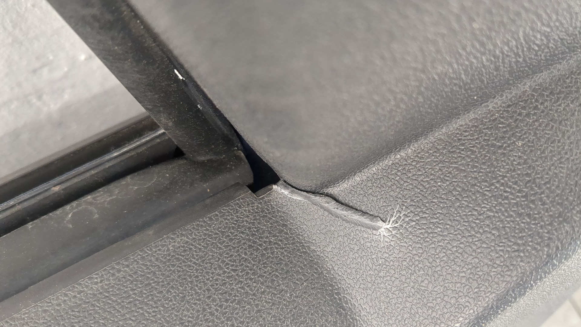 Дверь передняя левая