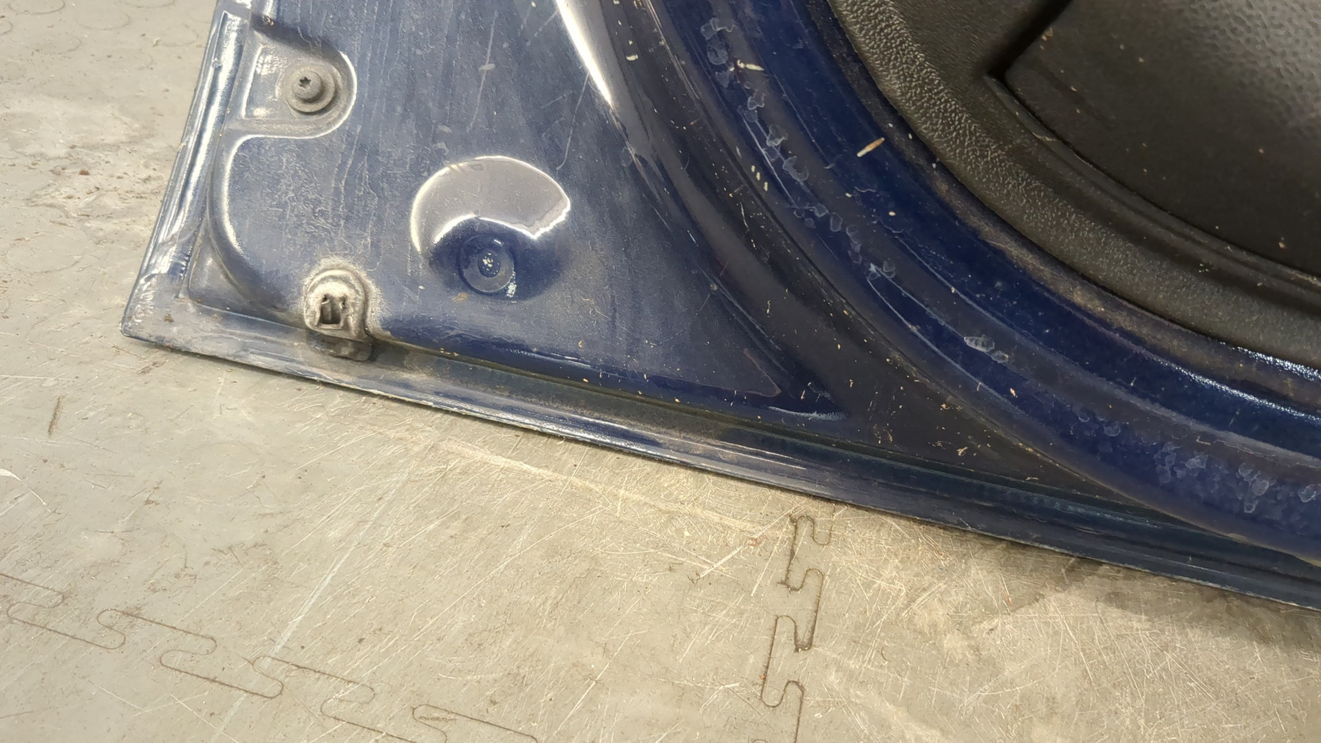 Дверь передняя левая