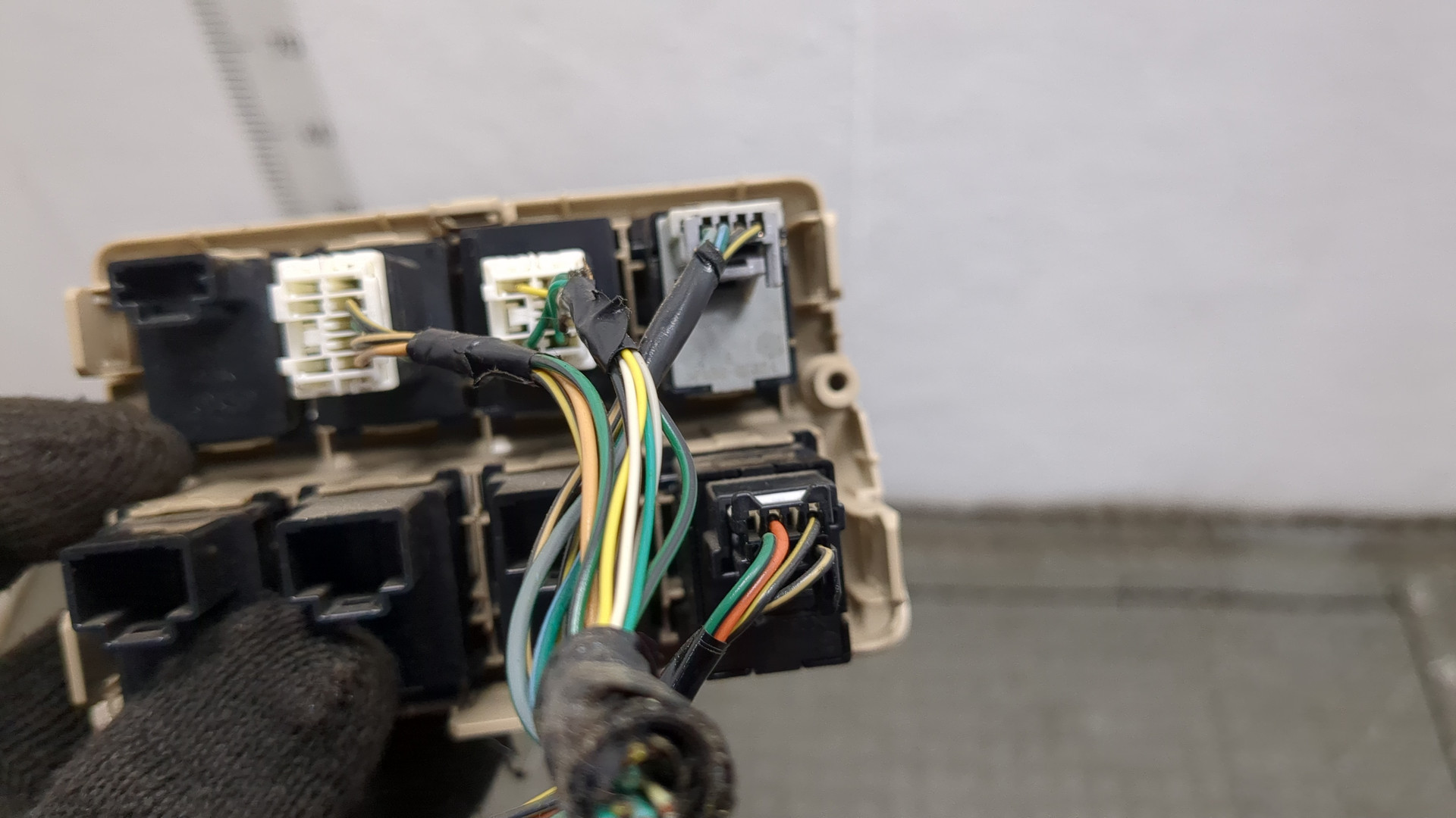 Кнопка открывания багажника