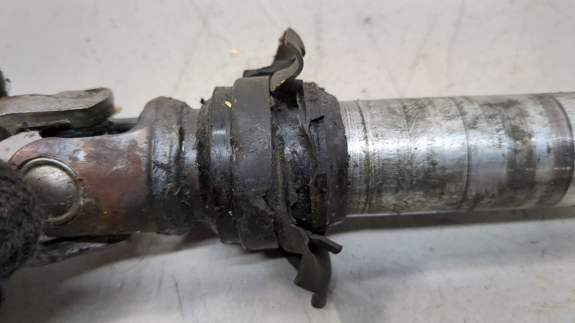 Кардан рулевой