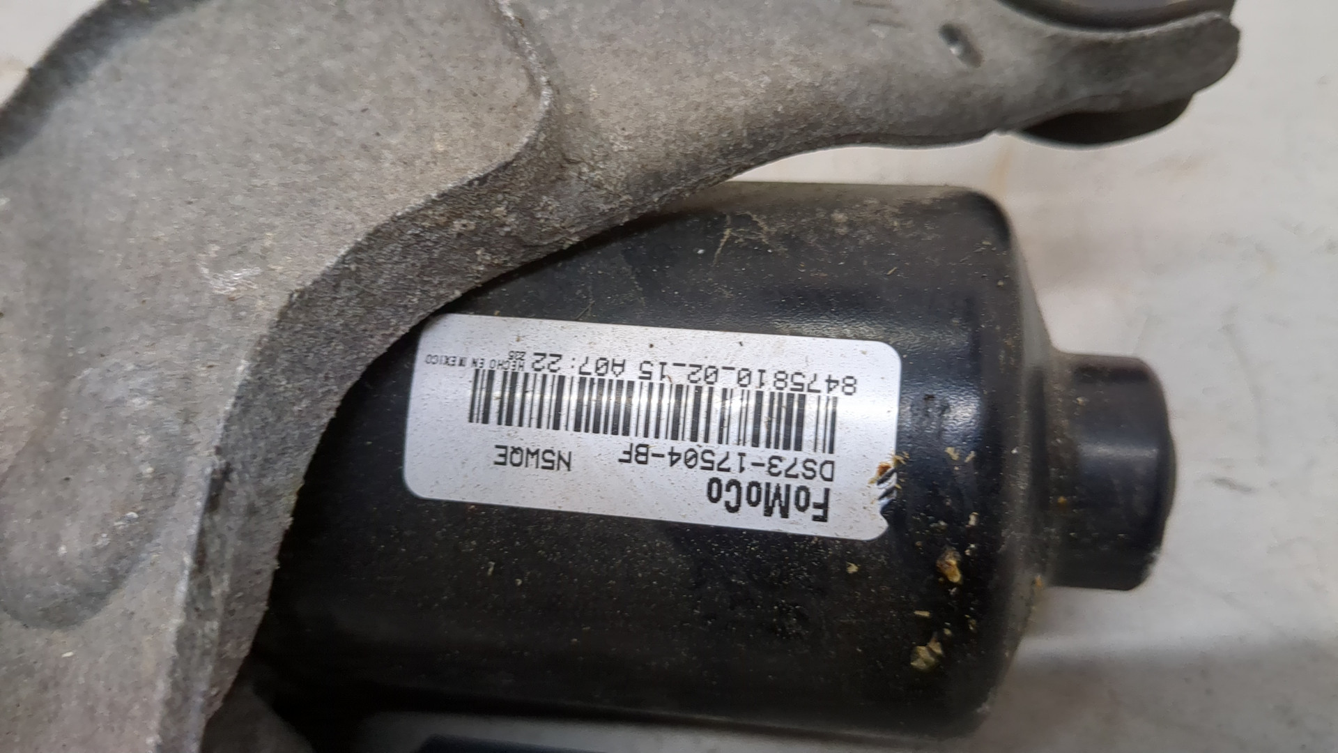 Моторчик стеклоочистителя передний