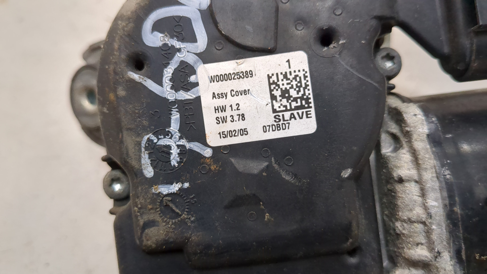 Моторчик стеклоочистителя передний