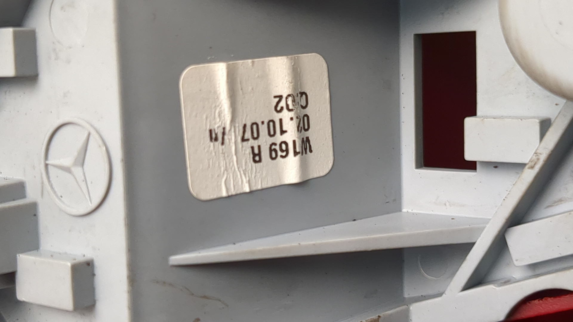 Фонарь задний правый