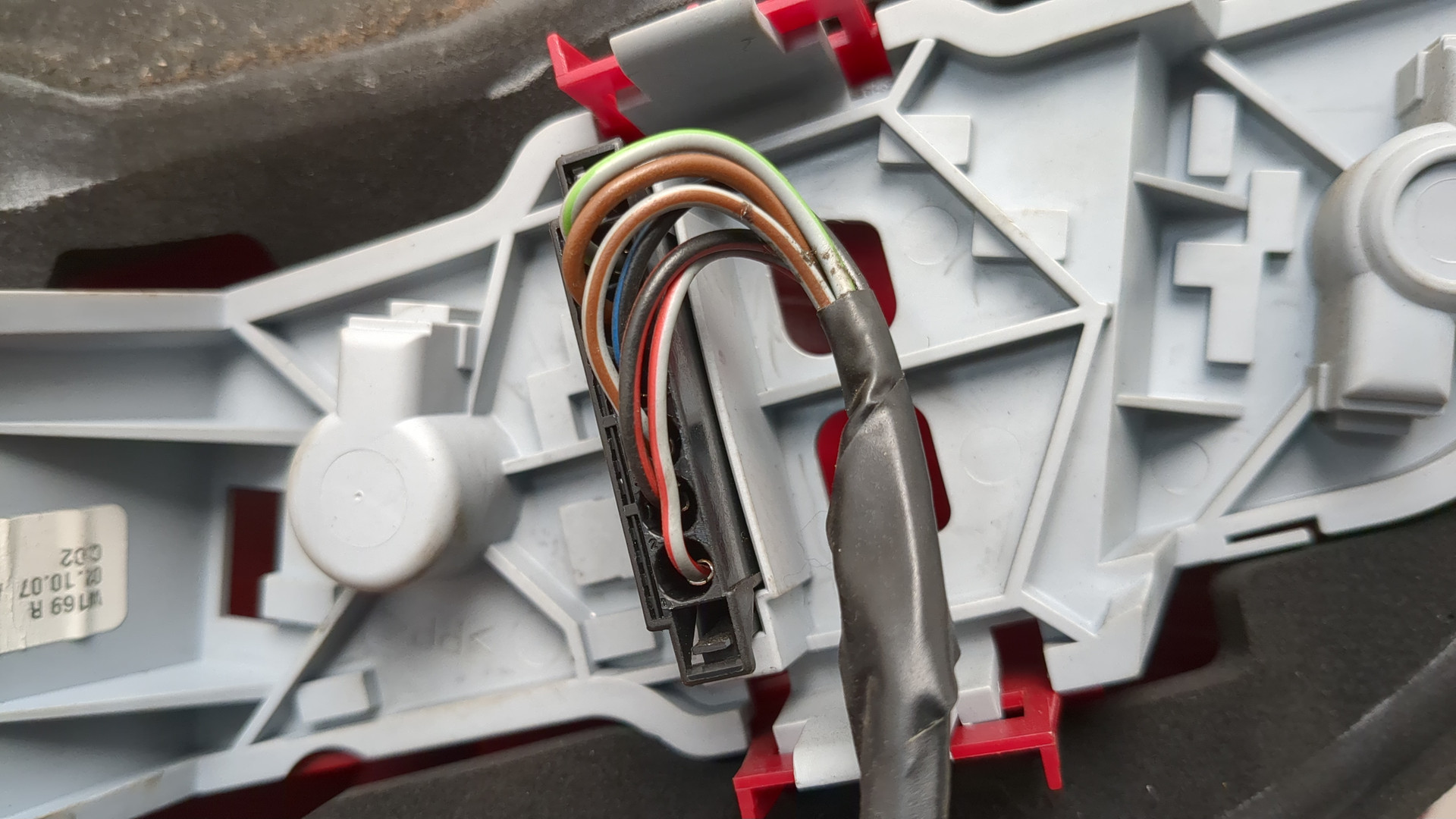 Фонарь задний правый