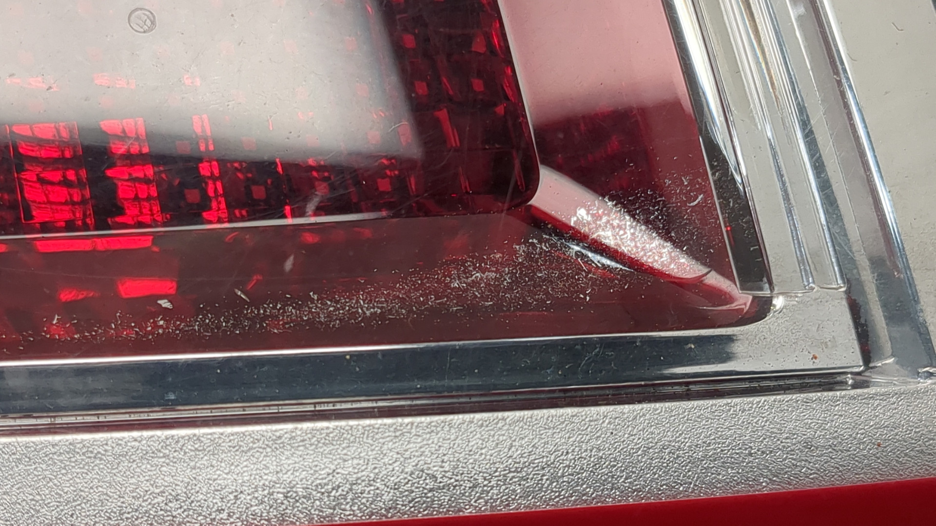 Фонарь задний левый