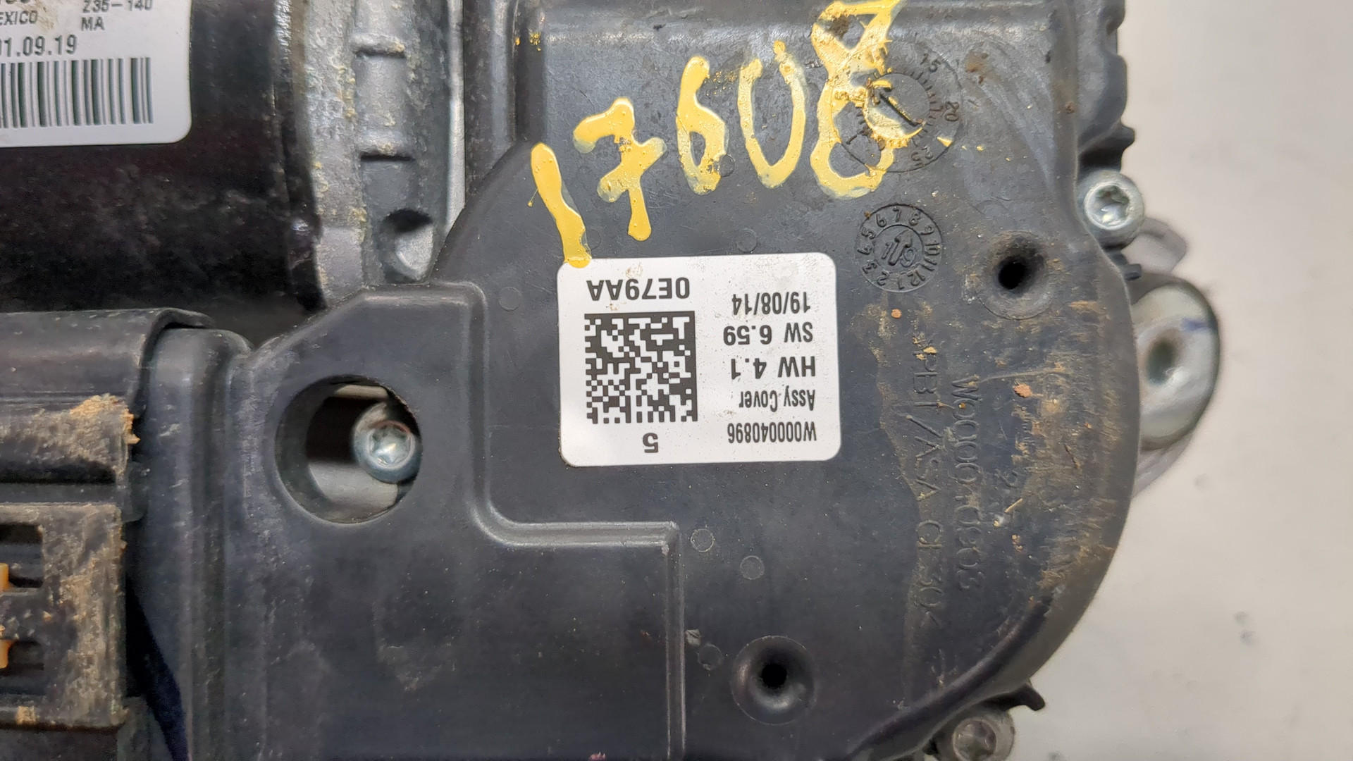 Моторчик стеклоочистителя передний