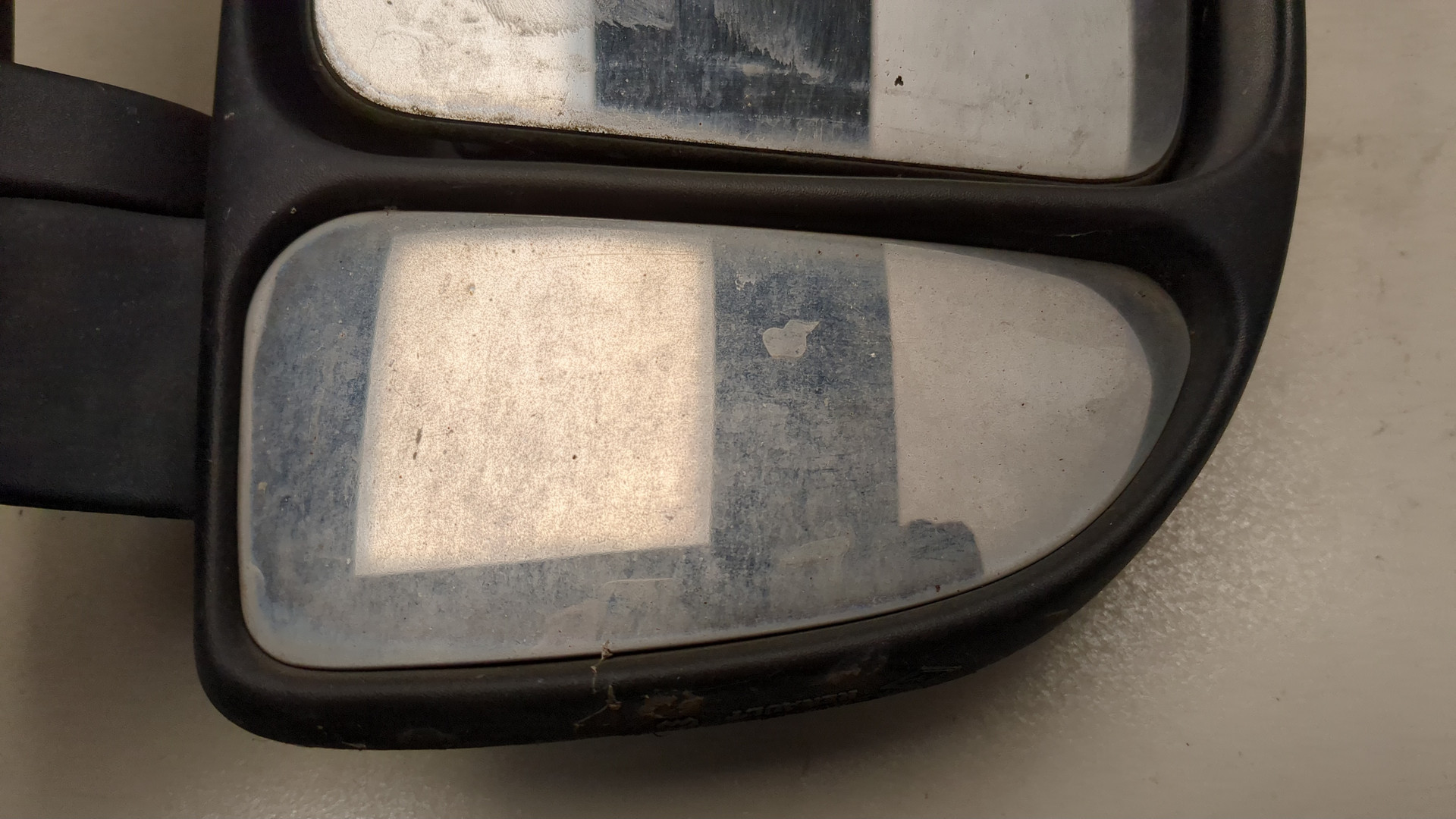 Зеркало правое электрическое