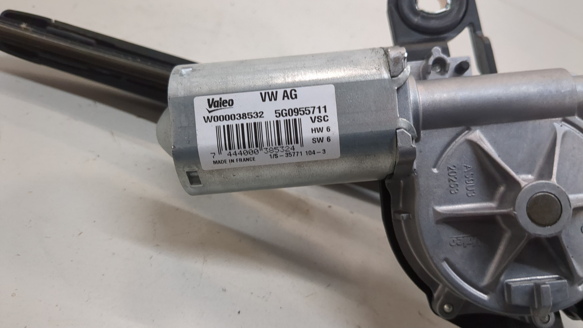 Моторчик стеклоочистителя задний