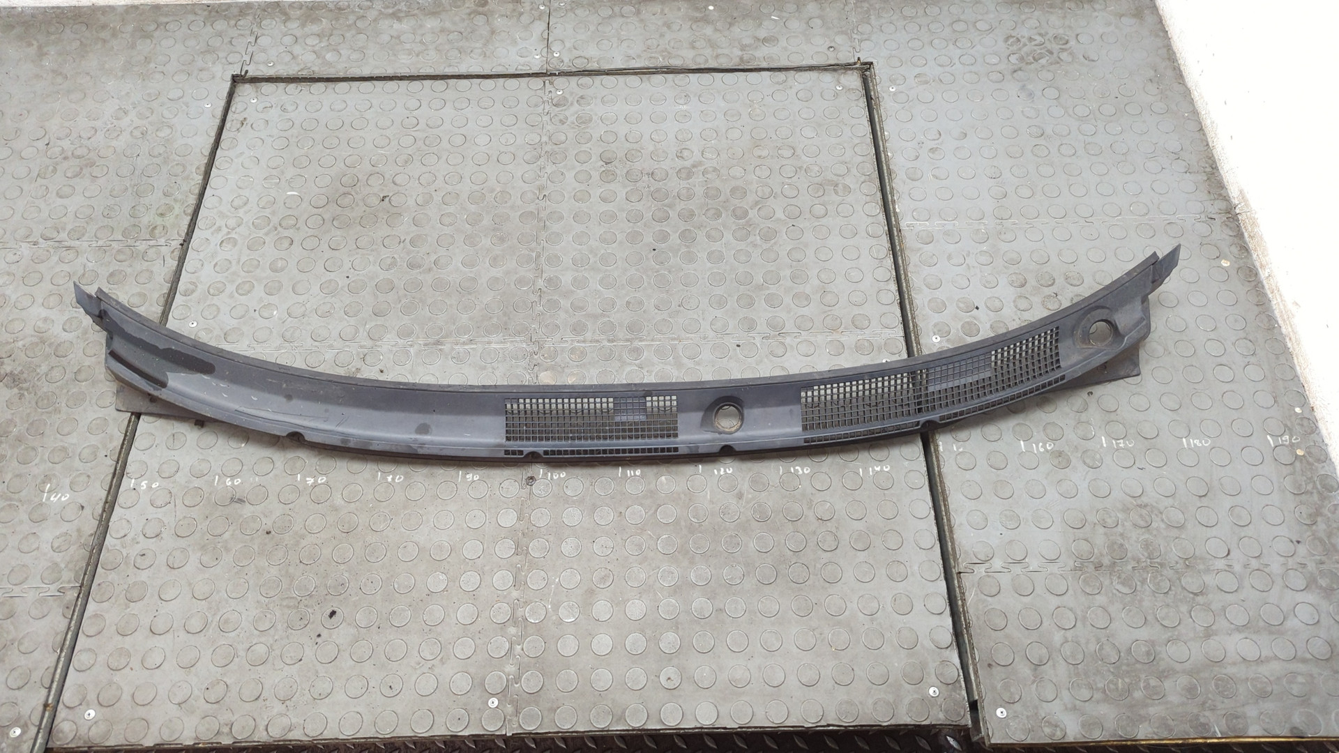 Решетка стеклоочистителей (Жабо)