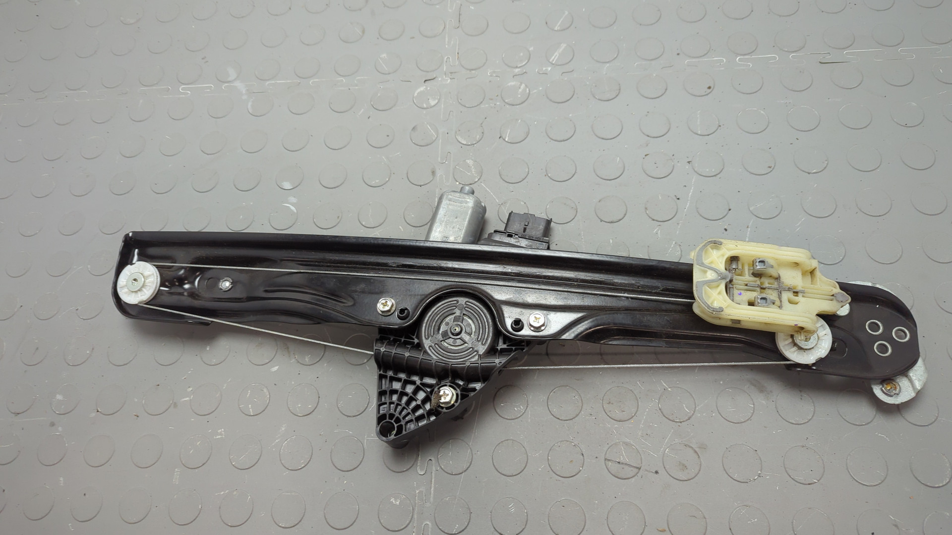 Стеклоподъемник электр. передний левый