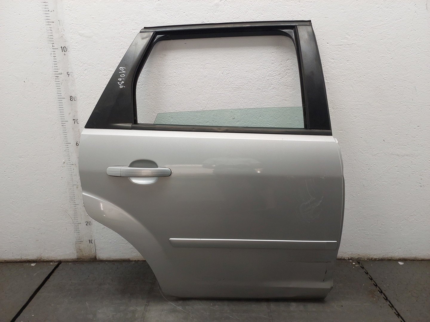 Дверь задняя правая
