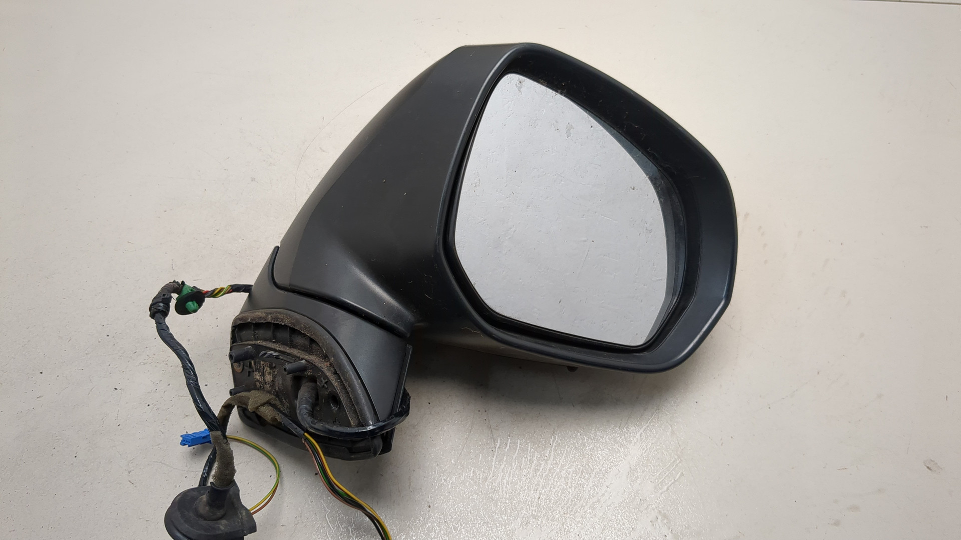 Зеркало правое электрическое