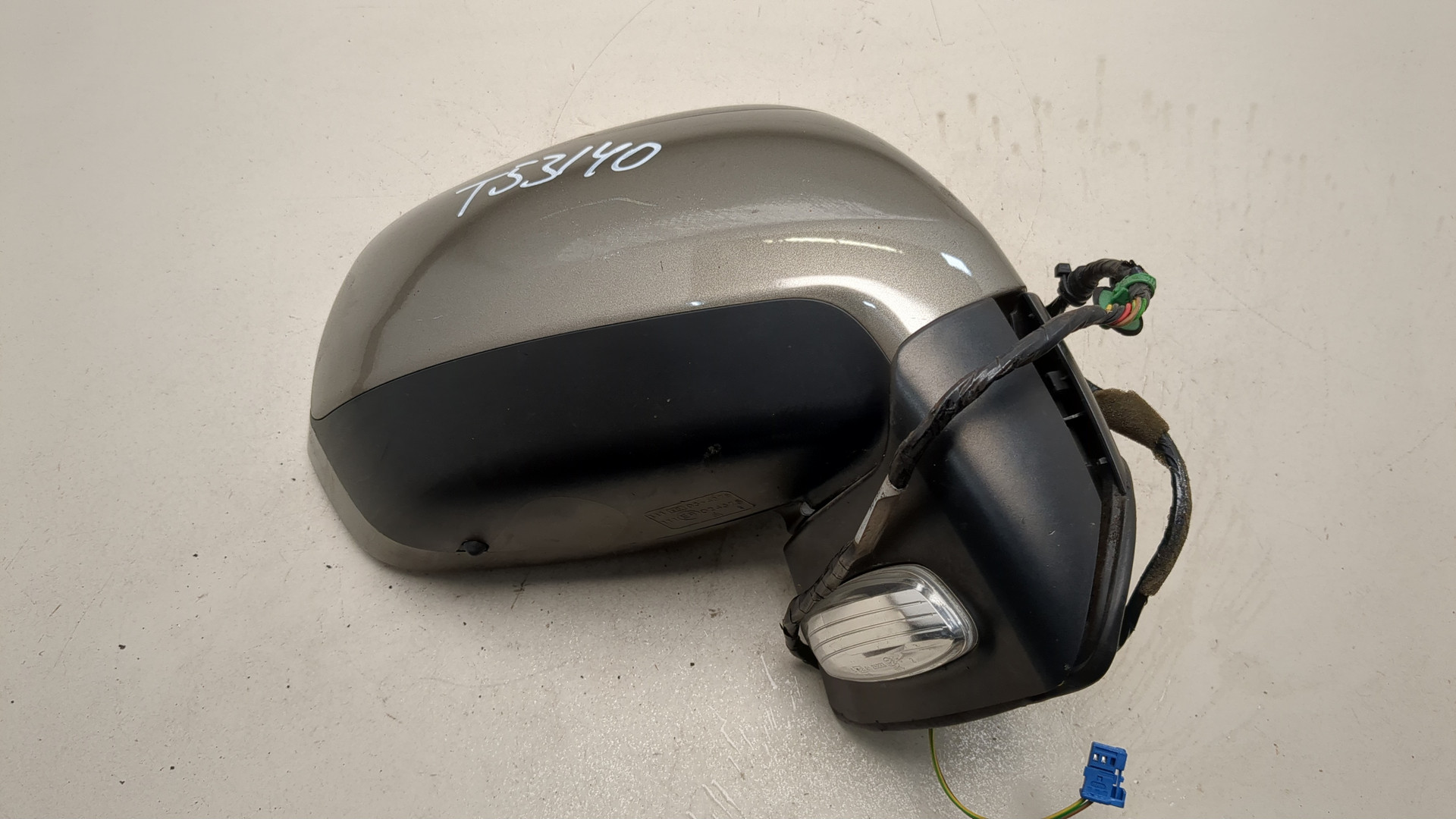 Зеркало правое электрическое