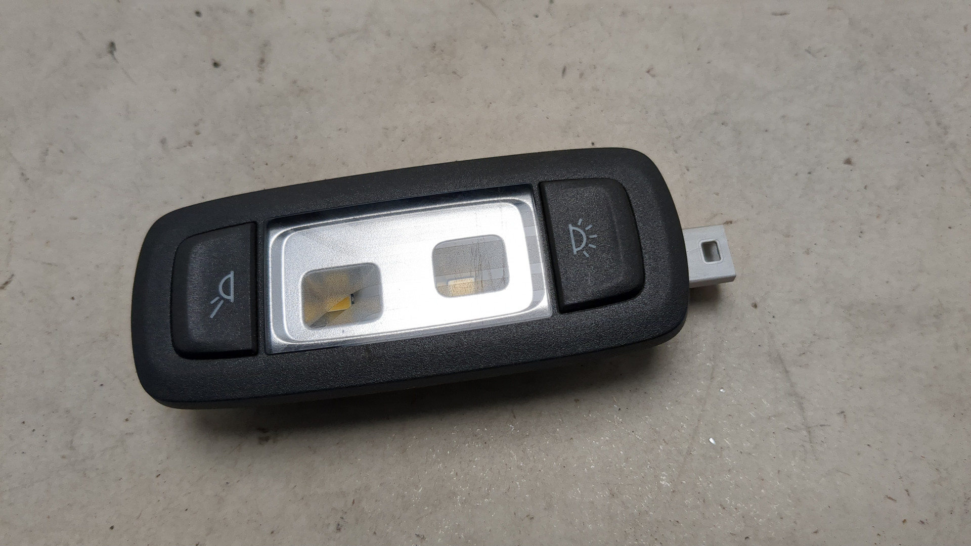 Плафон салонный