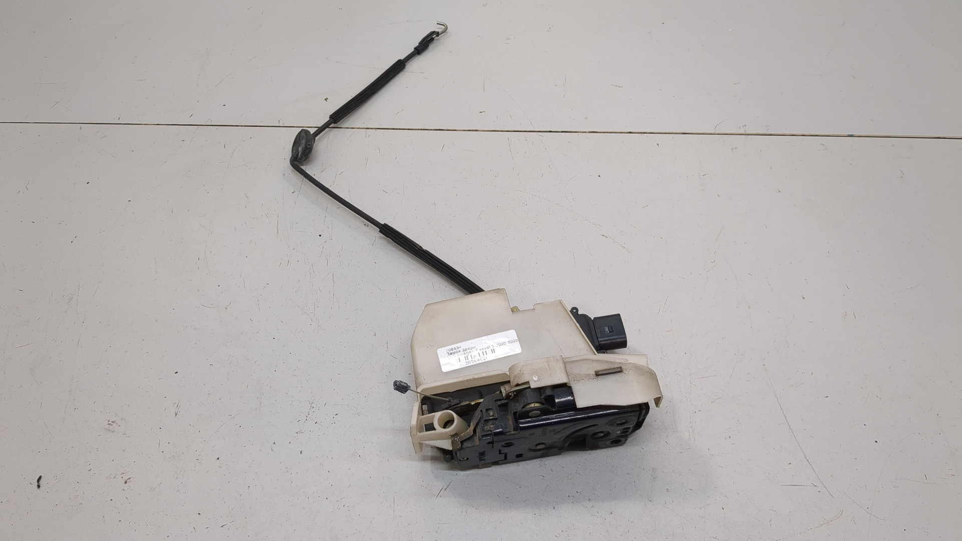 Замок двери передней правой