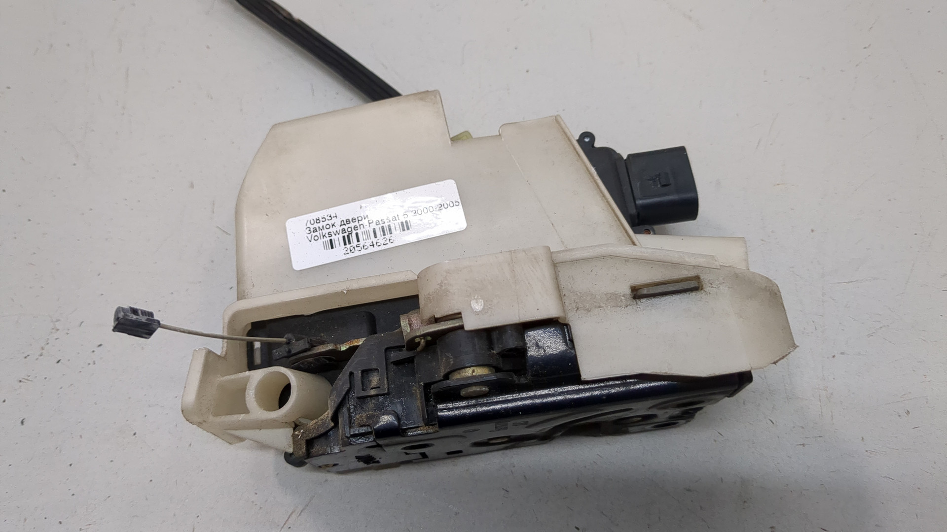 Замок двери передней правой