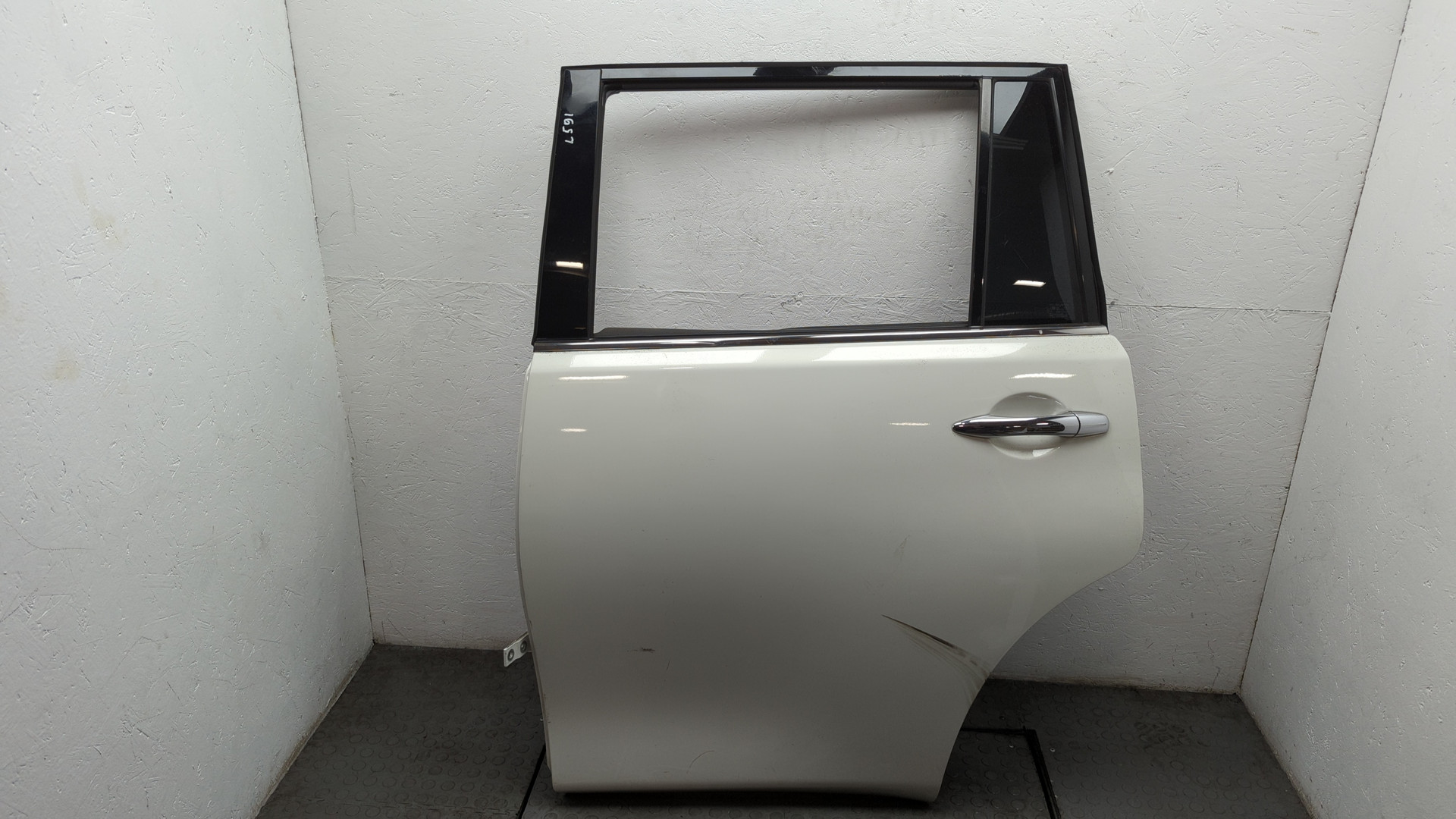 Дверь задняя левая