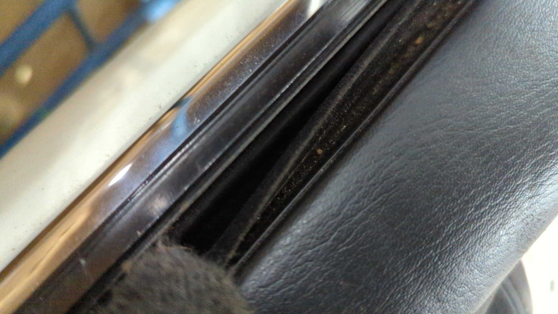 Дверь задняя левая