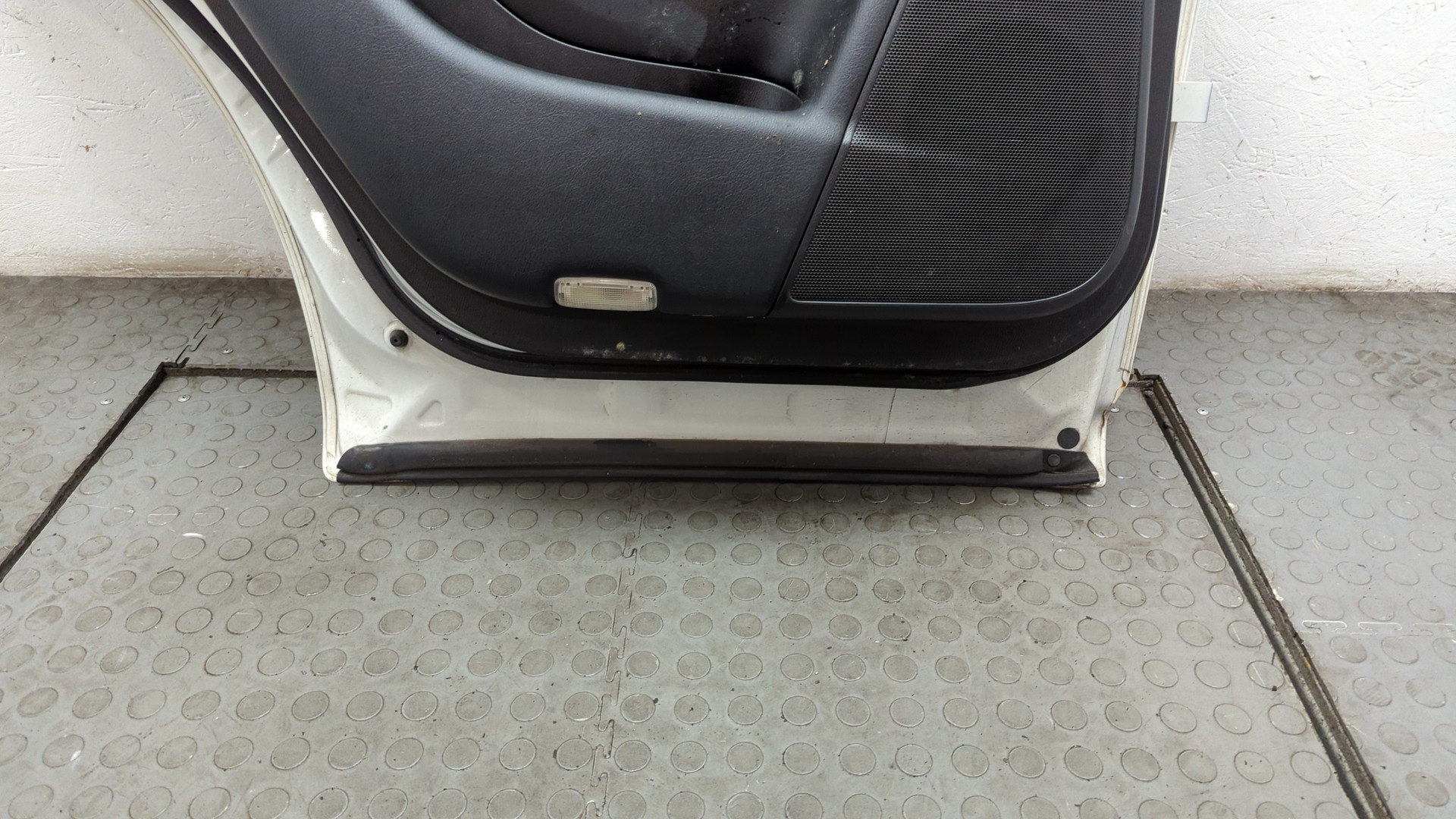 Дверь задняя левая