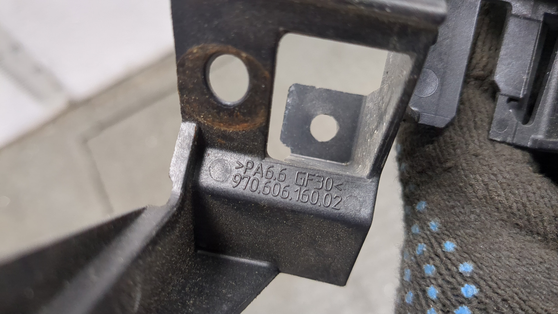 Кронштейн (сопут. товар)