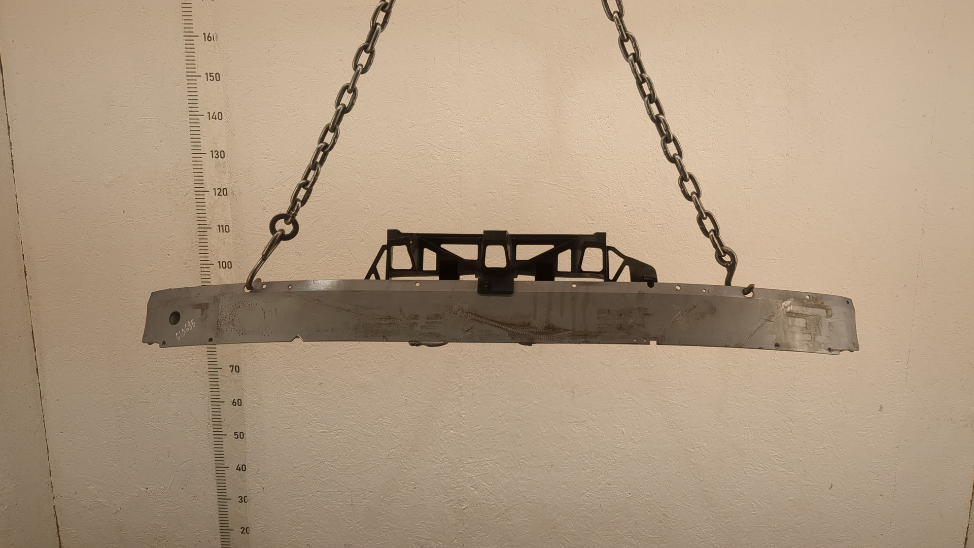 Усилитель переднего бампера