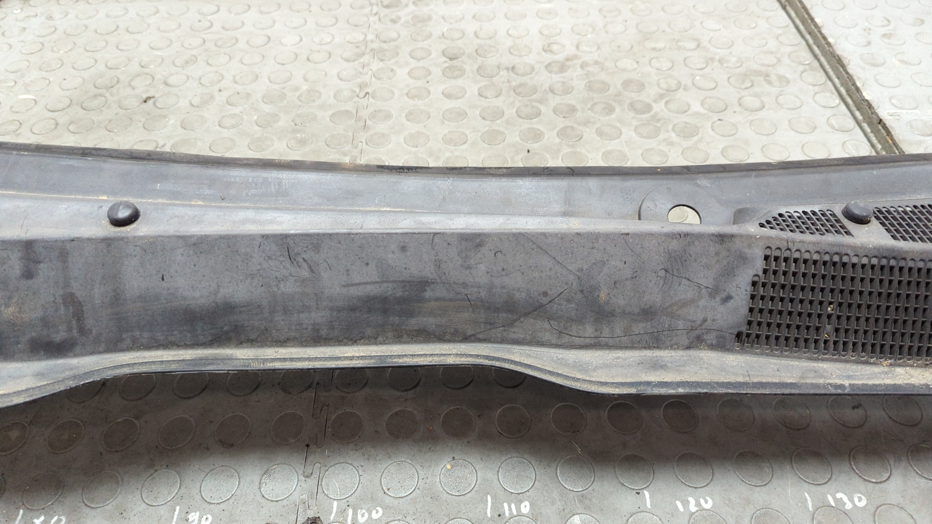 Решетка стеклоочистителей (Жабо)