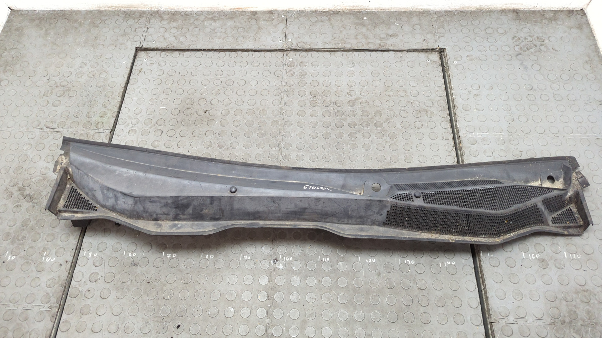 Решетка стеклоочистителей (Жабо)