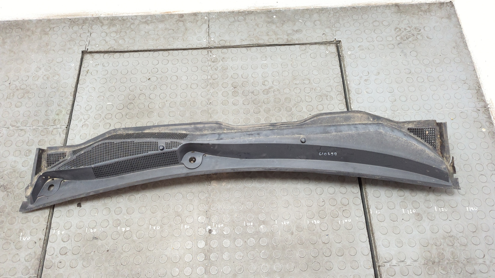 Решетка стеклоочистителей (Жабо)