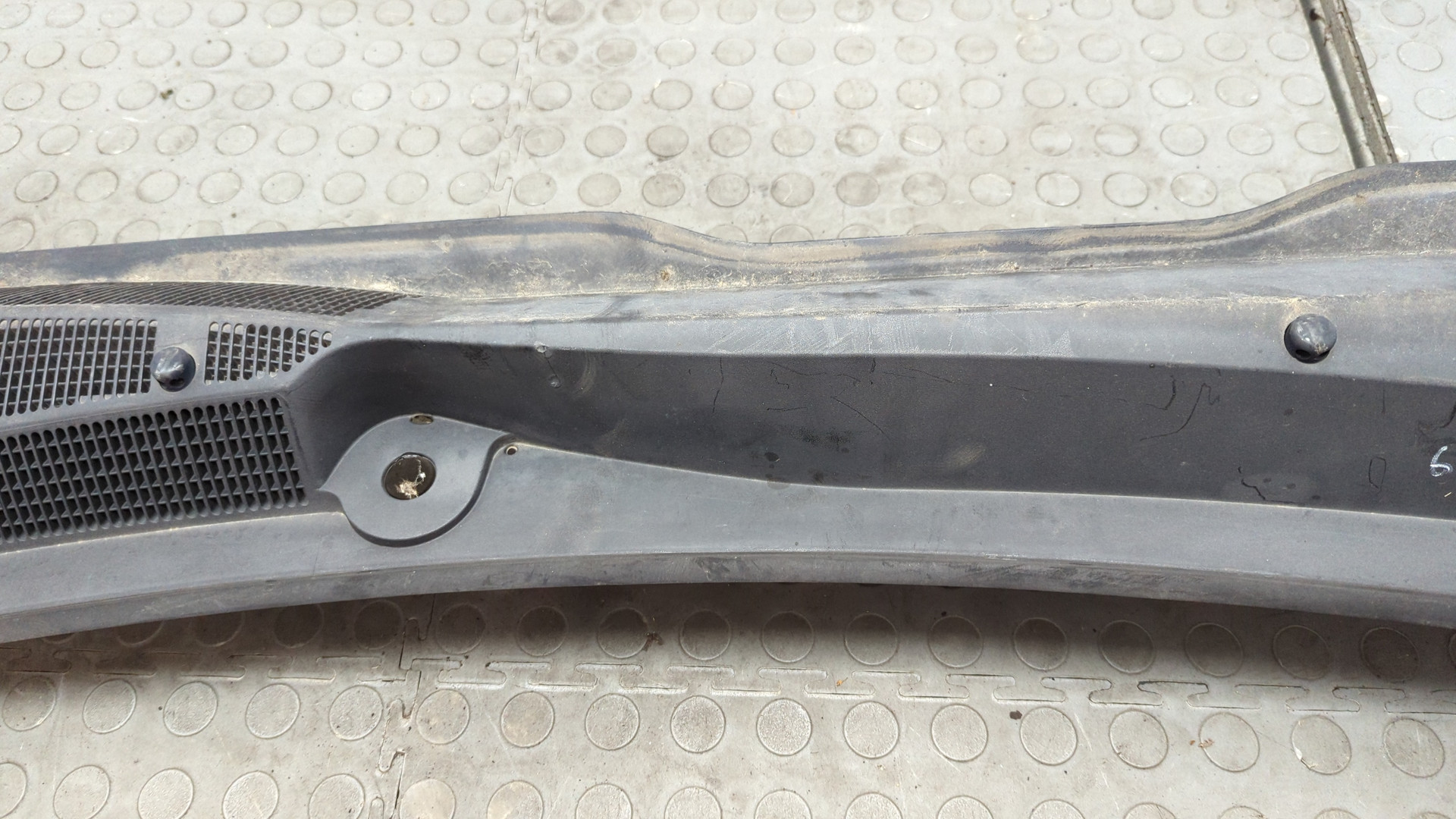 Решетка стеклоочистителей (Жабо)