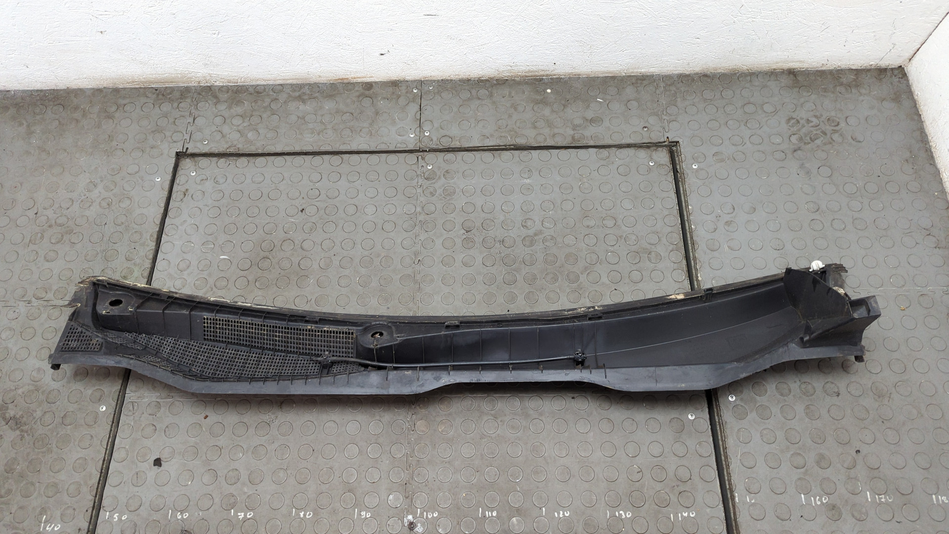 Решетка стеклоочистителей (Жабо)