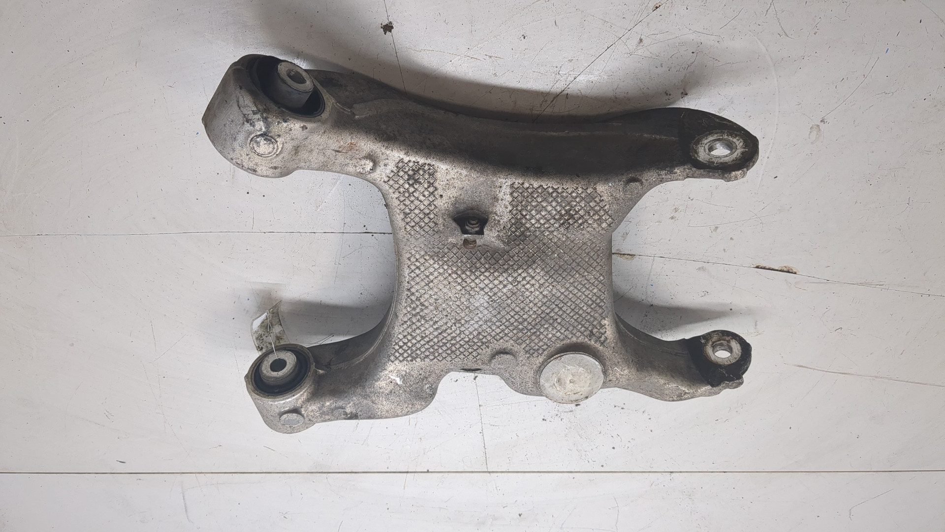 Рычаг задний правый