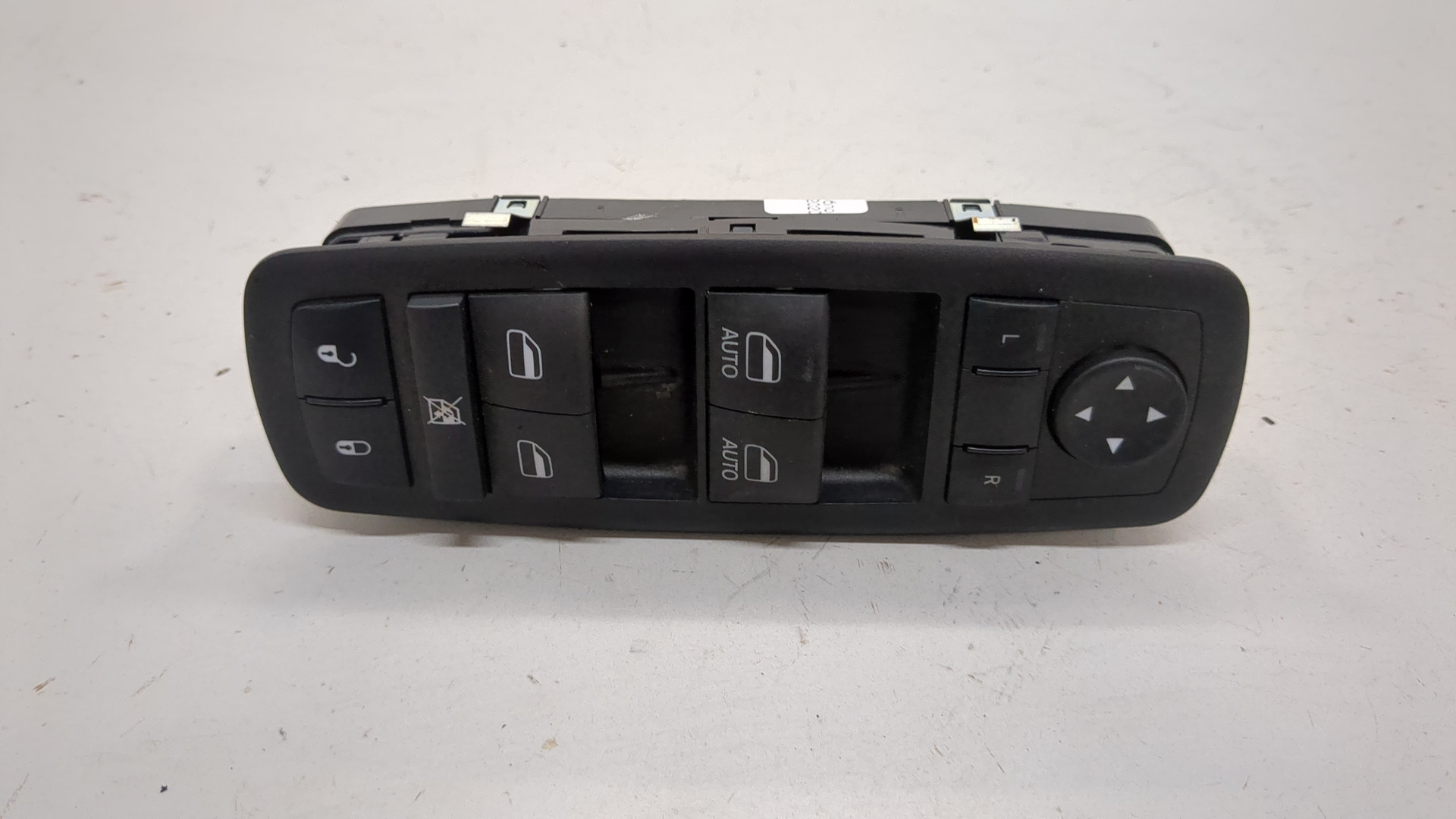 Кнопка стеклоподъемника