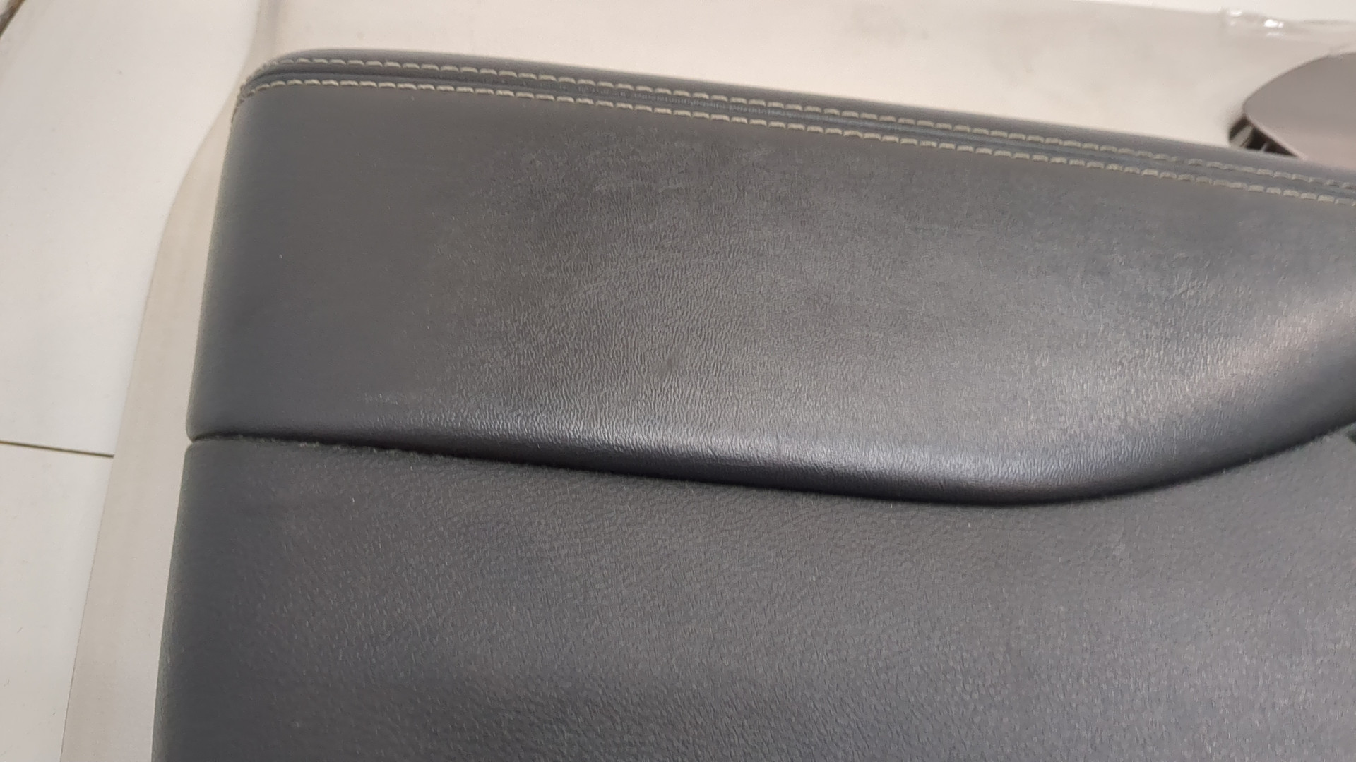 Обшивка двери передней левой