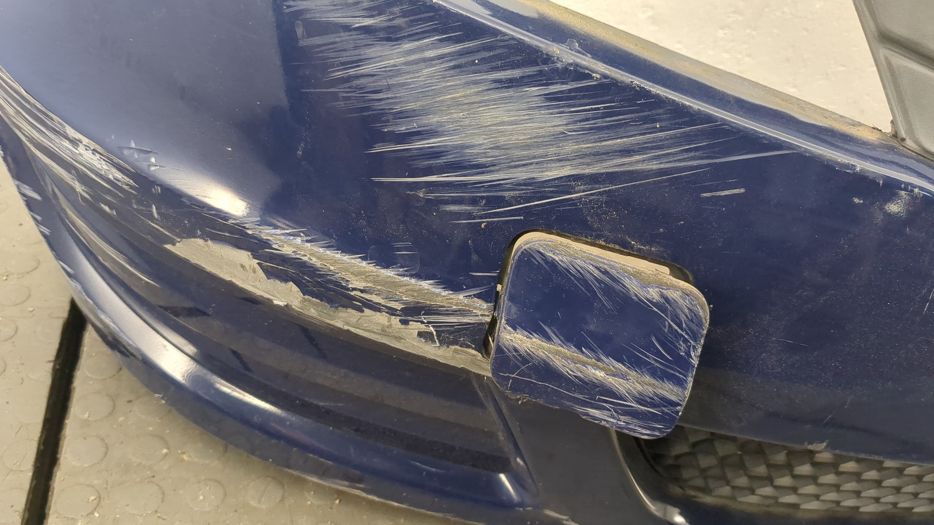 Бампер передний