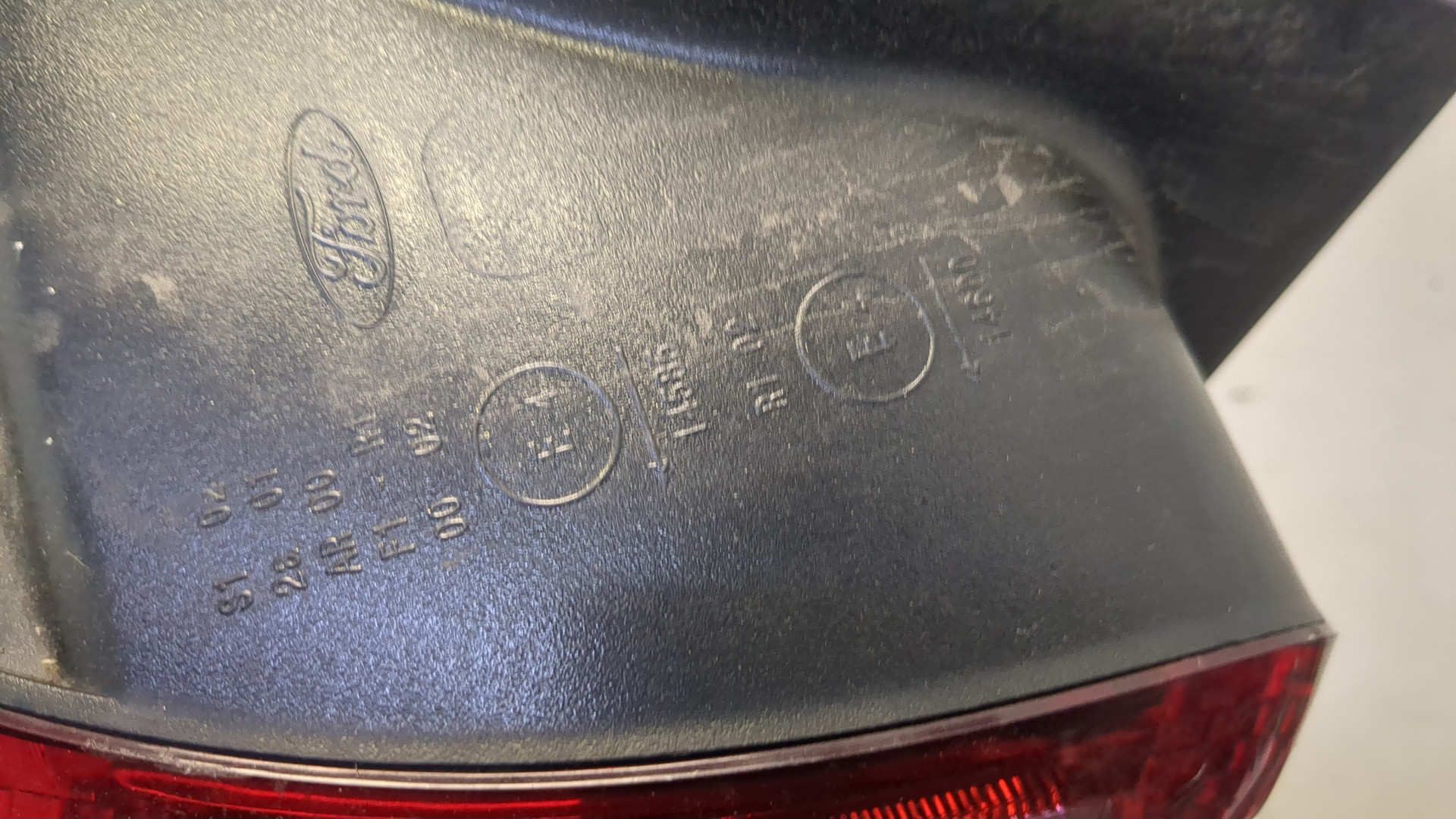 Фонарь задний левый