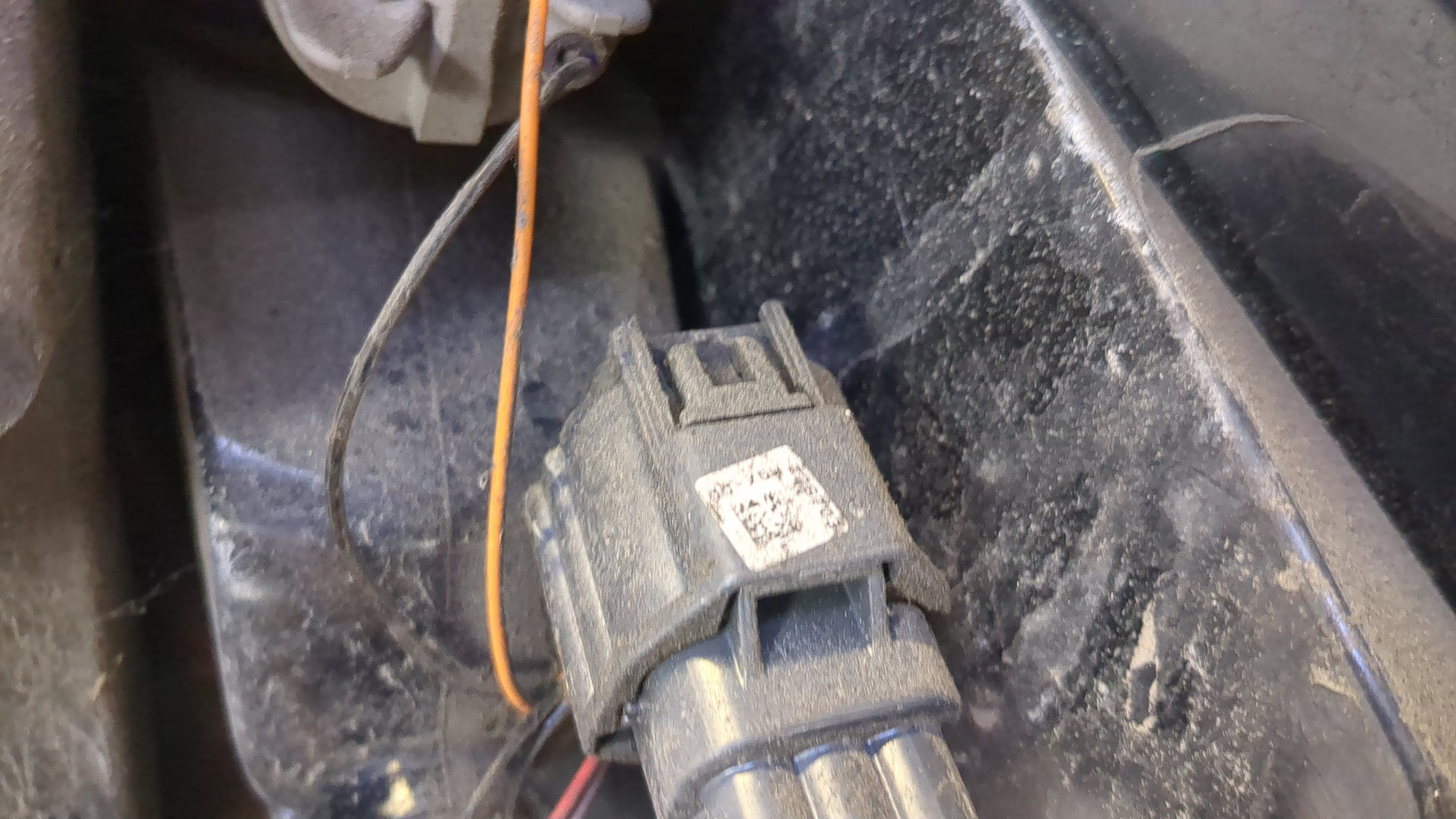 Фонарь задний левый