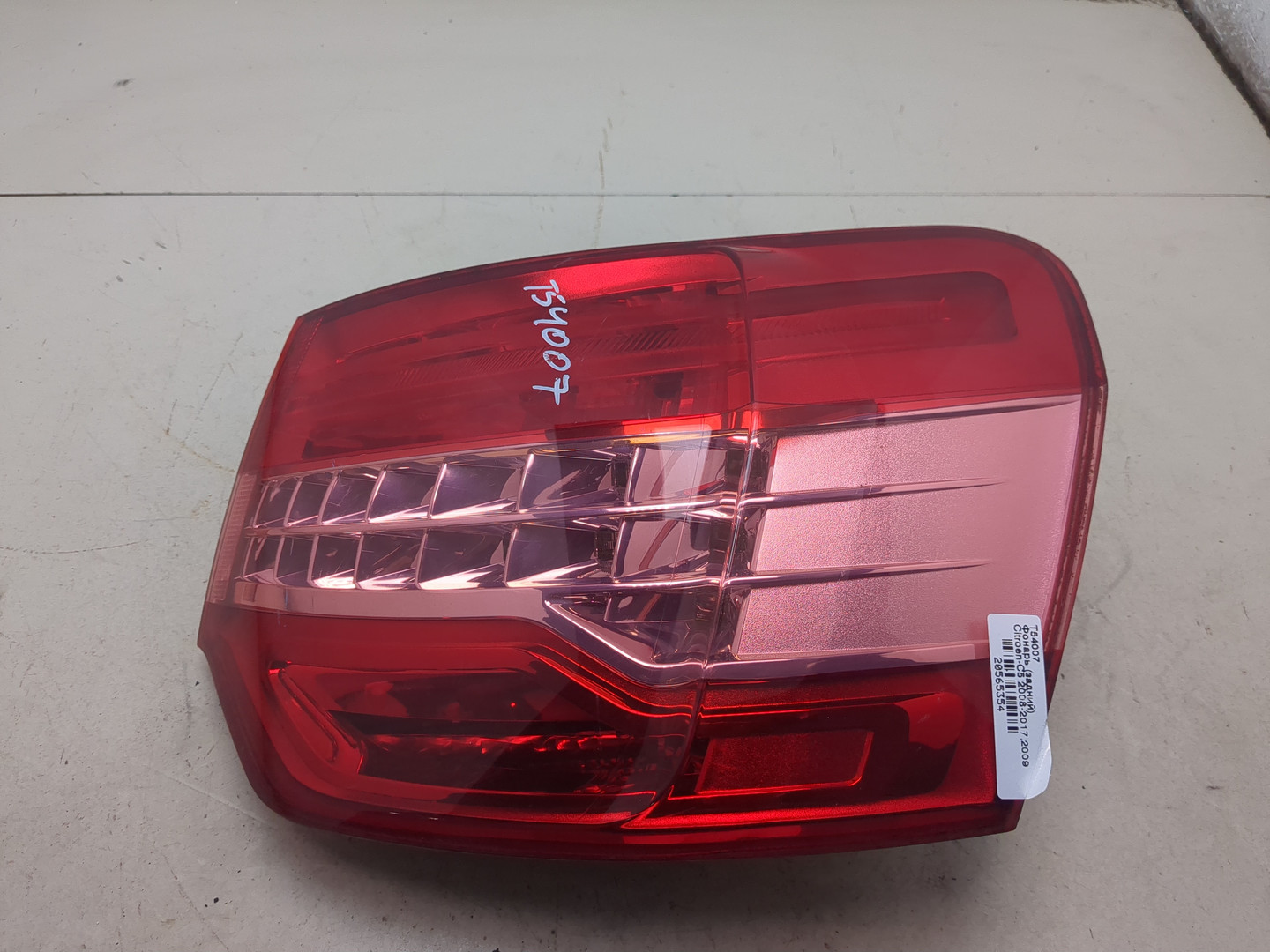 Фонарь задний правый