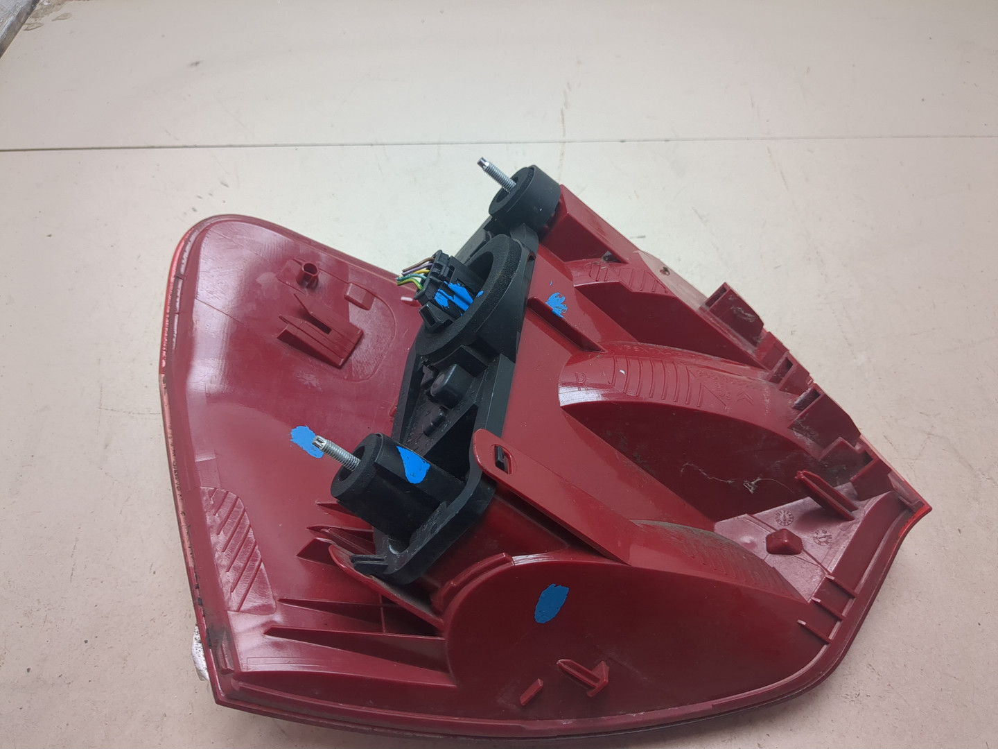 Фонарь задний правый