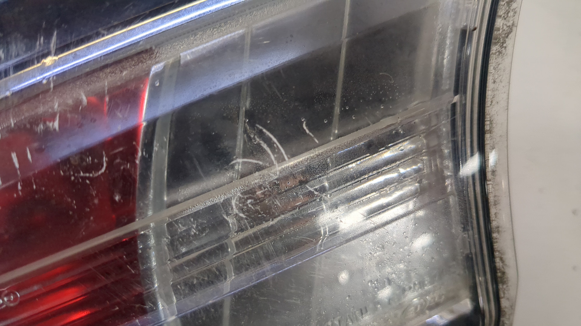 Фонарь задний внутренний правый