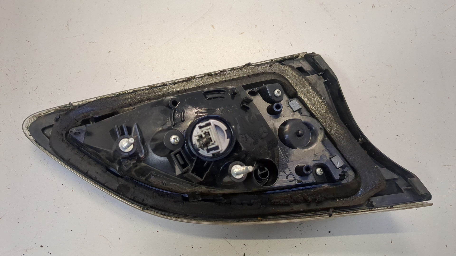 Фонарь задний внутренний правый