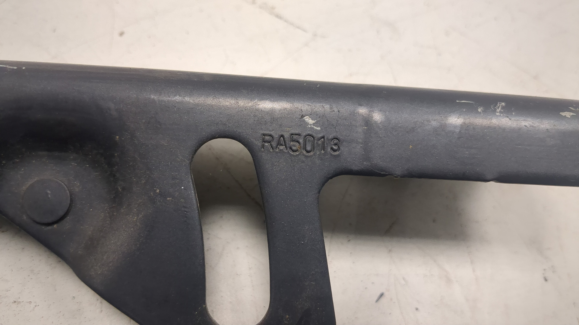 Петля капота правая